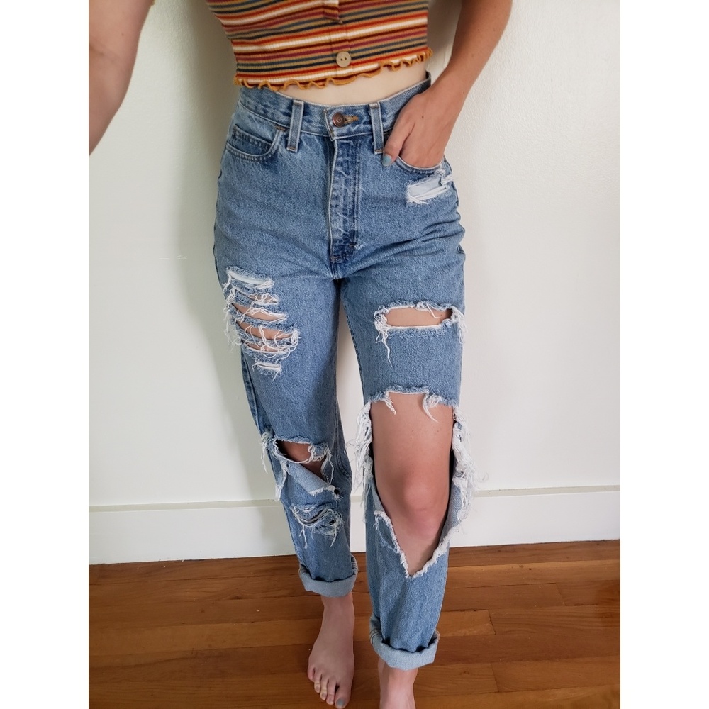 DIY Distressed 90's Grunge High Waisted Mom Jeans